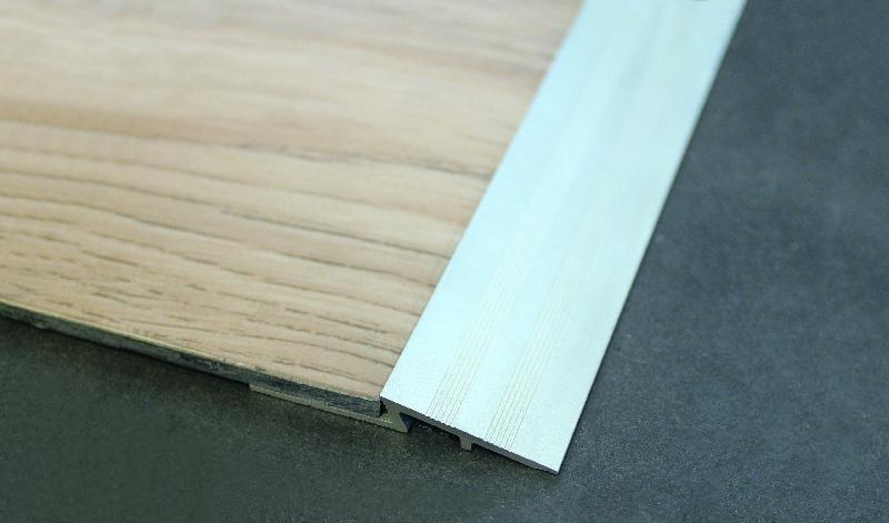 Mini-rampe 5 mm - pour sols LVT - passage piétonnier, caddies et fauteuils roulants - Marque Romus_1