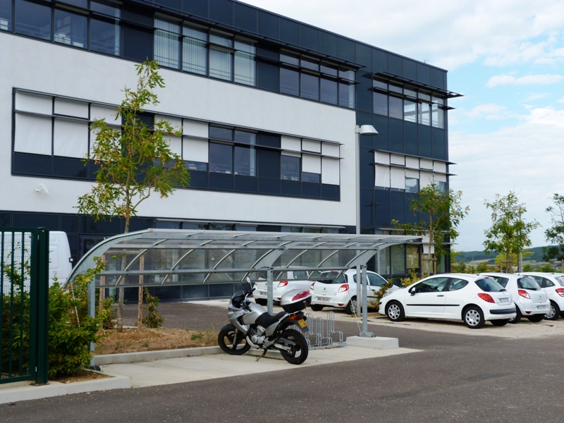 Abri vélo ouvert voile d'oiseau  / structure en acier_1