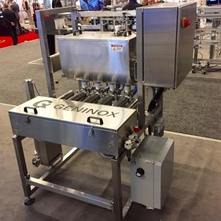 G24 - Embouteilleuse à 4 têtes avec système de remplissage automatique et coupe-goutte_1