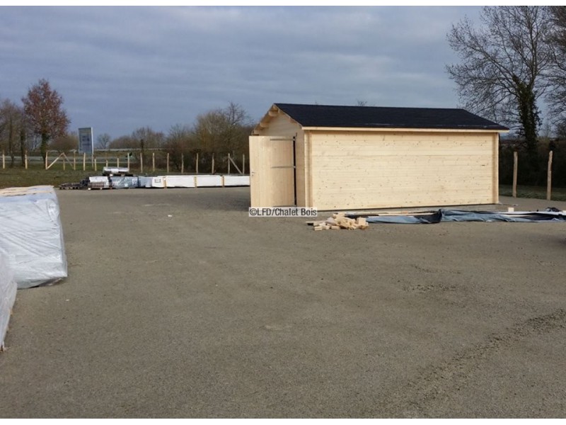 Garage simple bois / 26 m² / toit double pente / porte battant / 4.7 x 5.7 x 2.76 m_1