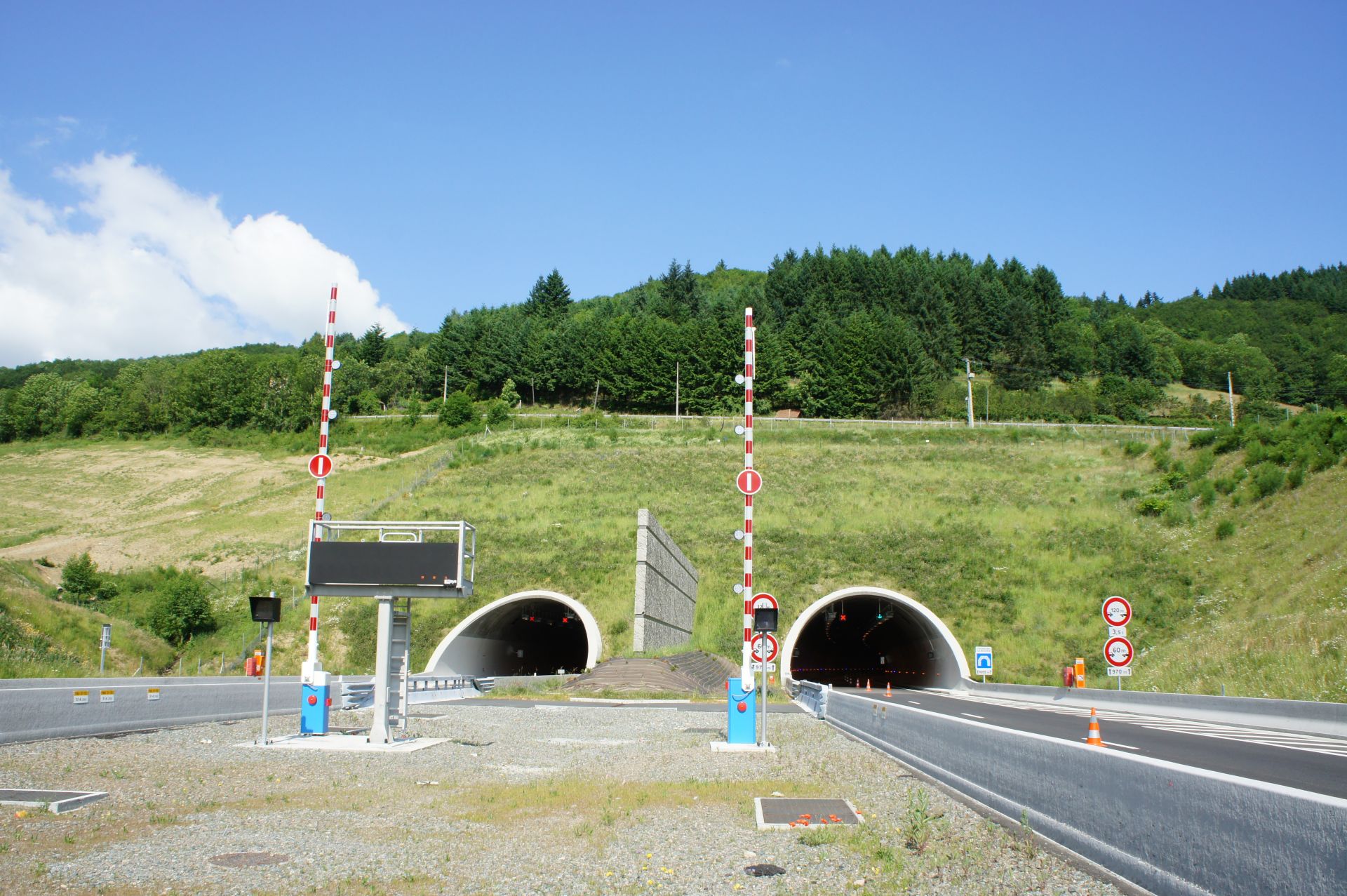 Barrière levante automatique lourde avec lisse axiale jusqu'à 12 m - LBA 12_1