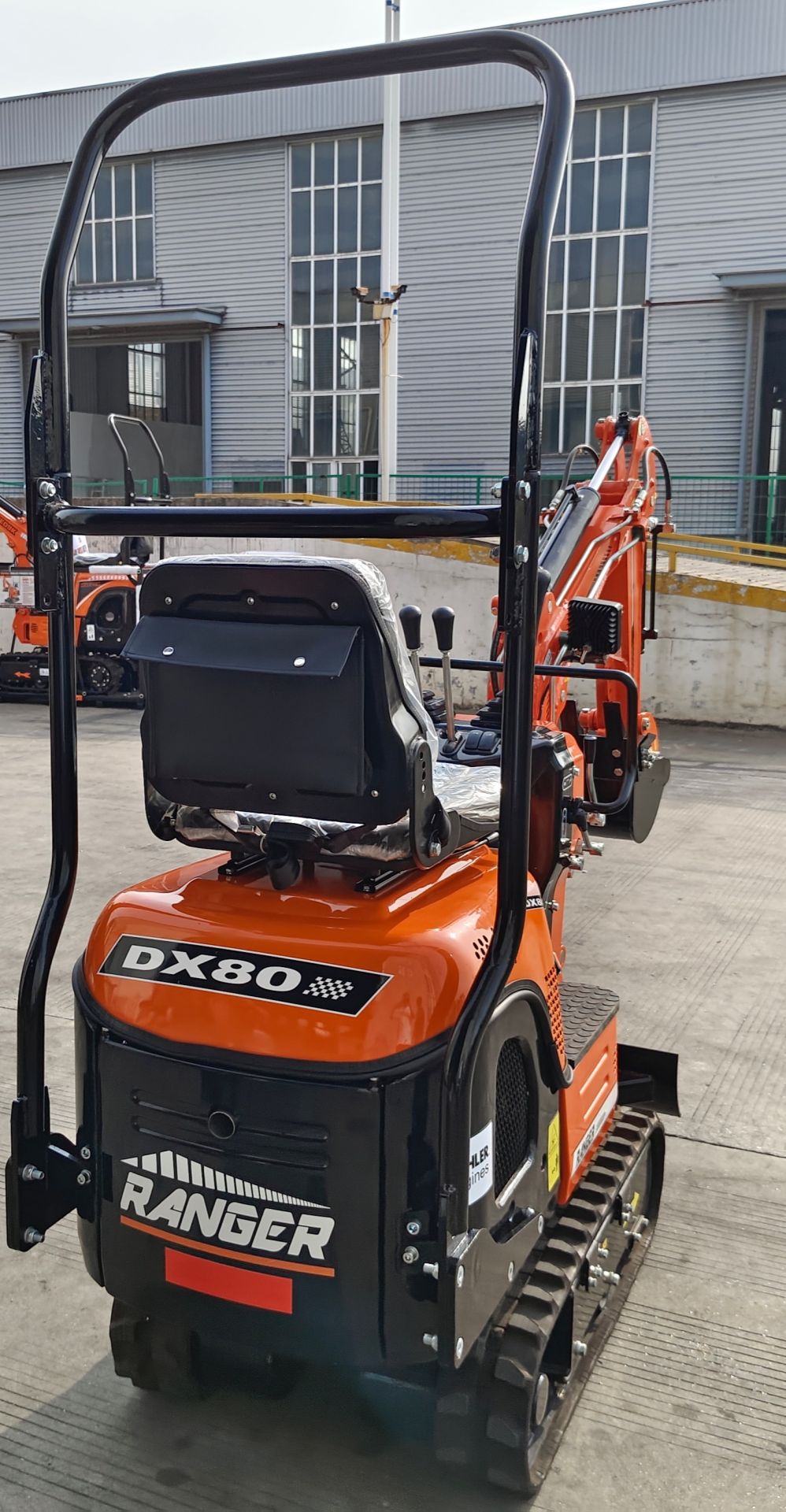 Mini-pelle avec moteur KOHLER COMMAND PRO