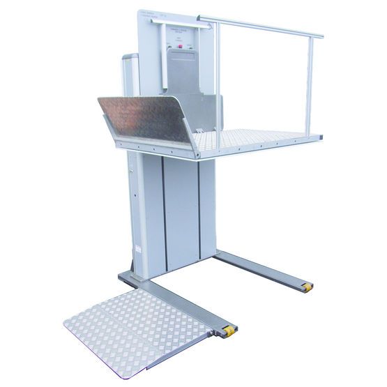 Plateforme élévatrice mobile PAV - Hauteur de franchissement jusqu'à 130 cm - Utilisation intérieure et extérieure_1