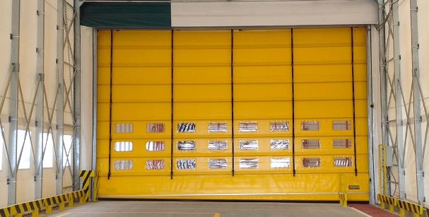 Système de porte rapide à effacement vertical pour applications industrielles