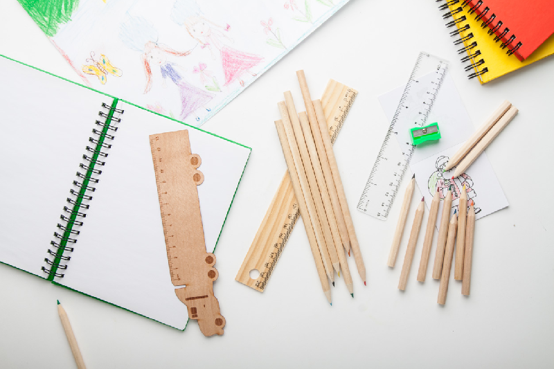 Règle en bois pour enfant - Forme ludique - Couleur naturelle - Poids 13.5g_1