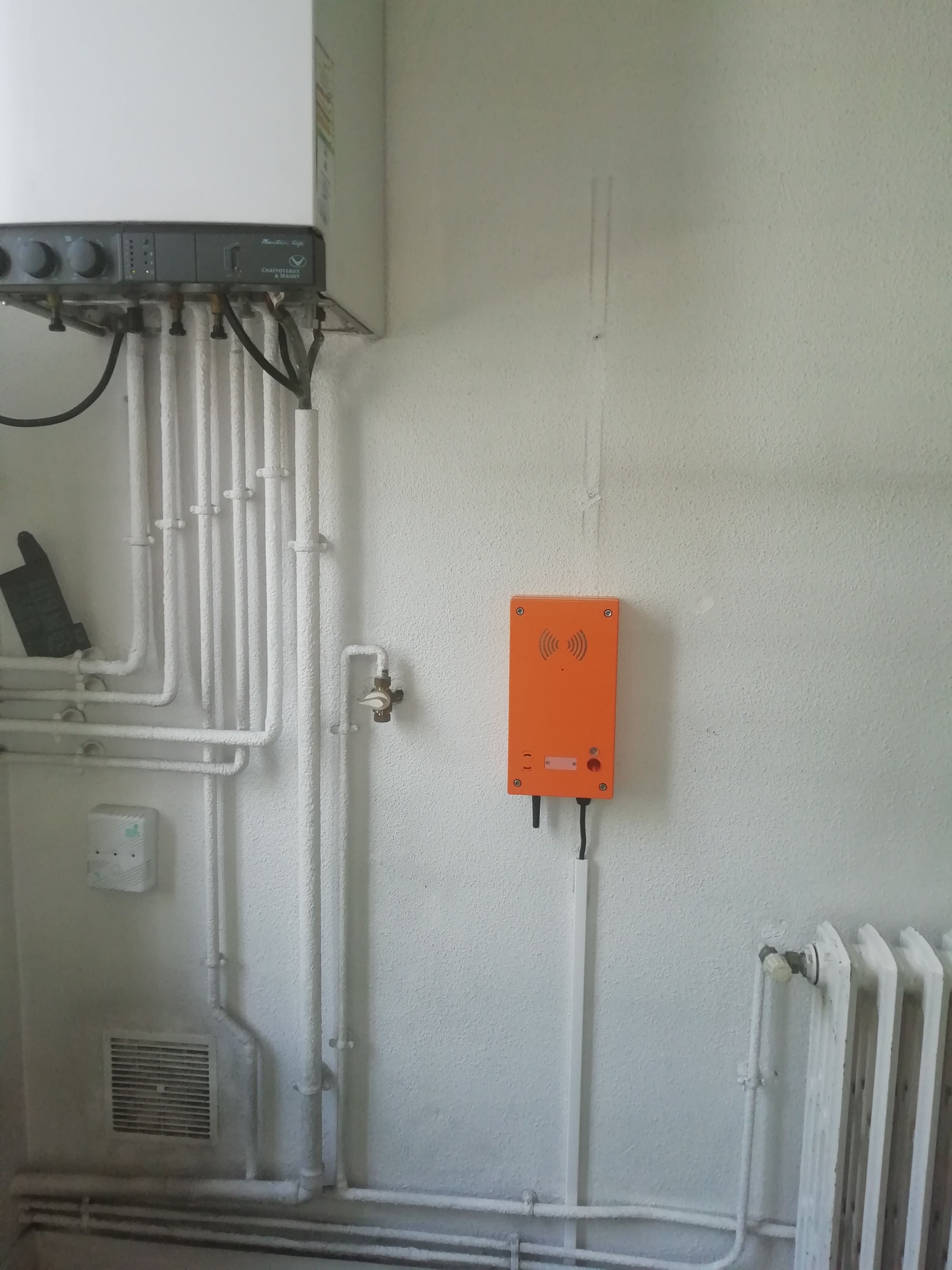 Poste d'appel d'urgence mural compact BC-XXXXM1 - GSM ou filaire - 1 à 4 boutons programmables_1