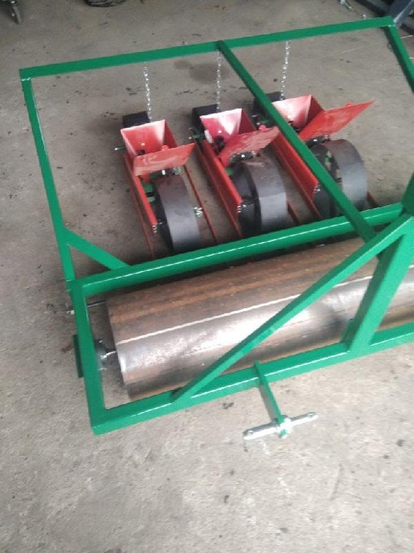 Semoir maraîcher / légumier NC mécanique - 4 rangs avec rouleau plombeur - Occasion 2022_1