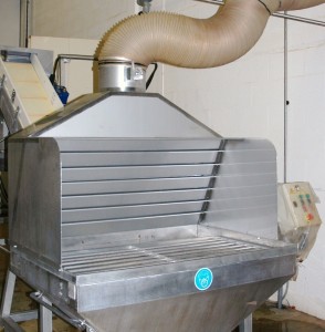 Dosseret aspirant en fente sur mesure pour aspiration des polluants sur les postes de travail et aux produits manipulés_1