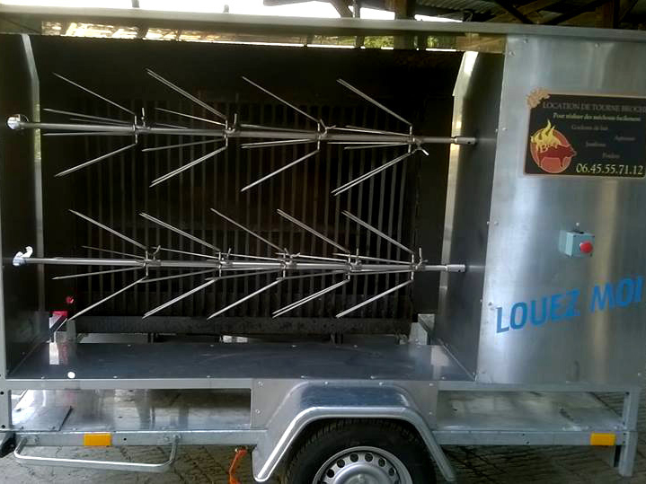 Tournebroche robuste et fiable avec remorque homologuée 750kg