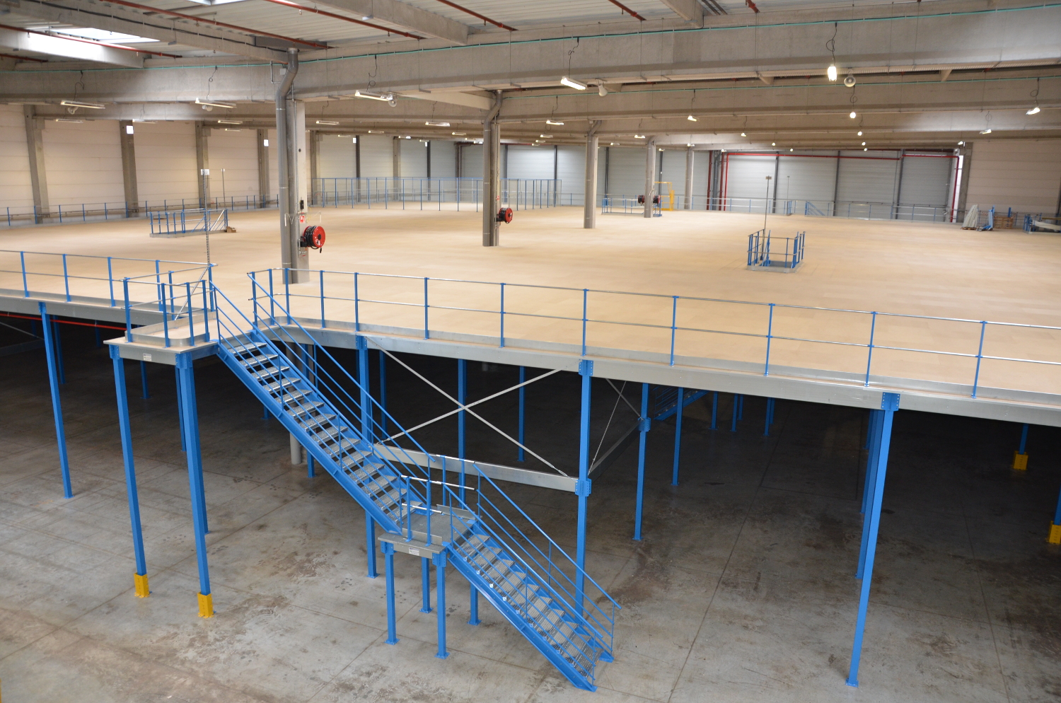 Plateforme de stockage fiable - Mezzanine industrielle rapide à monter pour entrepôts_1