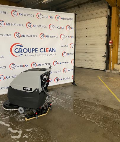 Autolaveuse accompagnée lavor free evo- groupe clean_1