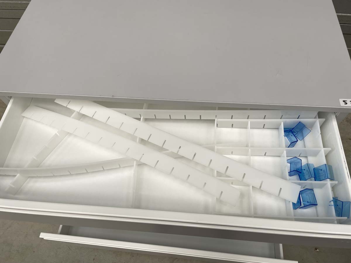 Meuble sous paillasse de laboratoire d'occasion - 4 tiroirs - Réf. P21091209_2