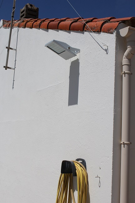 Spot solaire ARL-PB001-N - 1000 lumens - IP65 - Autonomie 24h - LED 10W - Panneau 10W_1