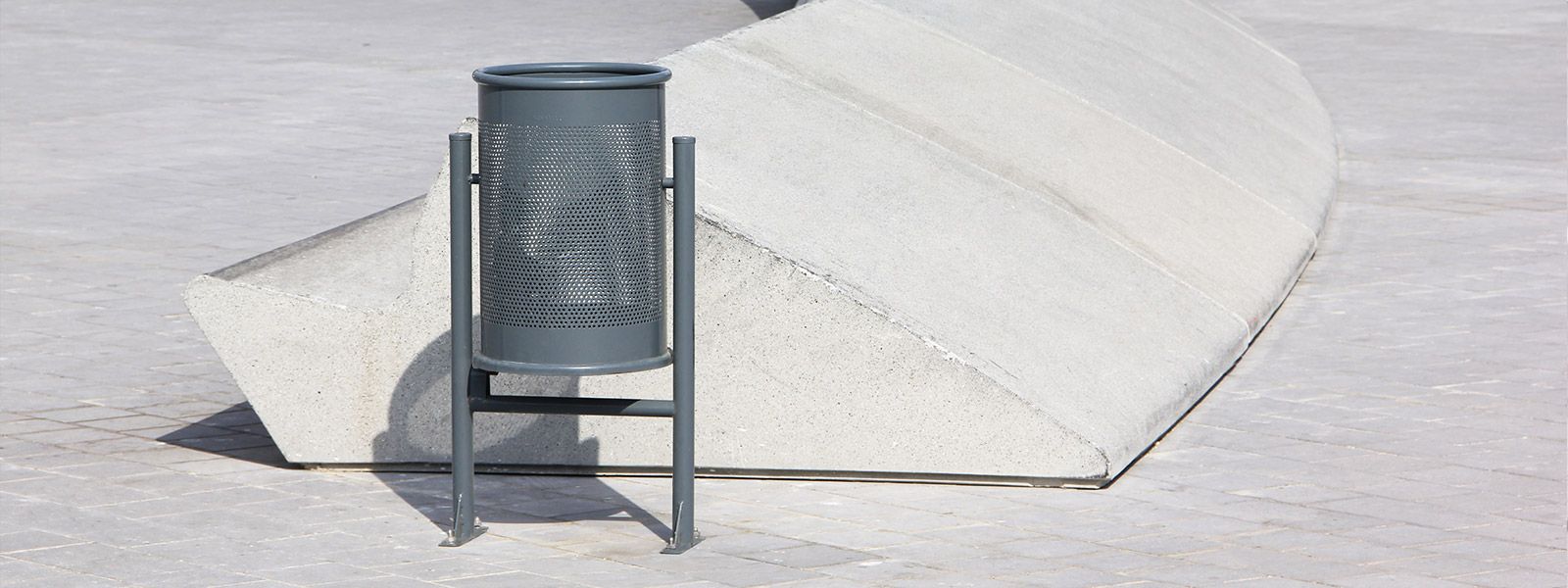 Poubelle publique Up3 - Corbeille Barcelona - 60 litres - Novatilu_2