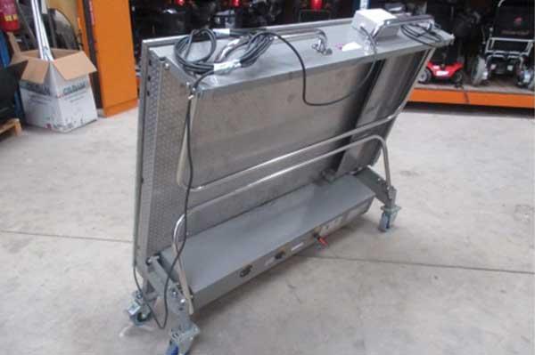 Plateforme élévatrice Hélios - accès PMR pour scènes, terrasses, podiums jusqu'à 1 mètre - mécanisme à ciseau protégé_1