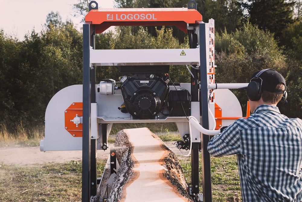 Scierie mobile adaptée pour couper des grumes jusqu'à 5 mètres
