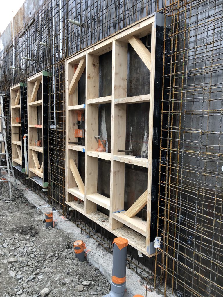 Mannequin de coffrage en bois - Structure en bastaings + cp 15 mm filmé supérieur_1