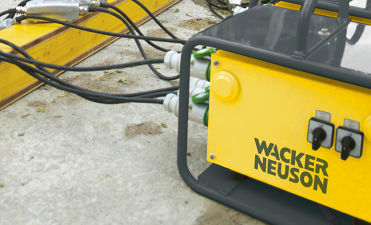 Appareil compact et puissant pour vibrations du béton - Wacker Neuson AR & ARFU