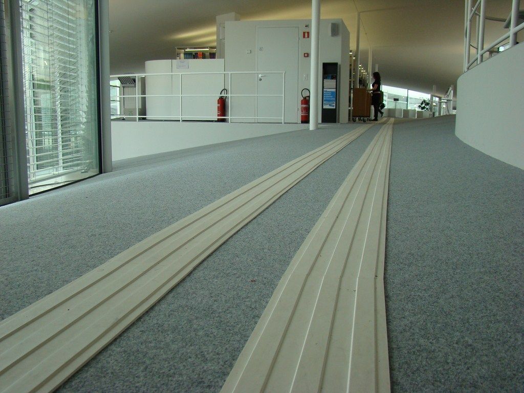 Tactiguide Trio - bande de guidage en inox - SMA - Tactifrance - dimensions: 92.5 x 18.5 cm_1