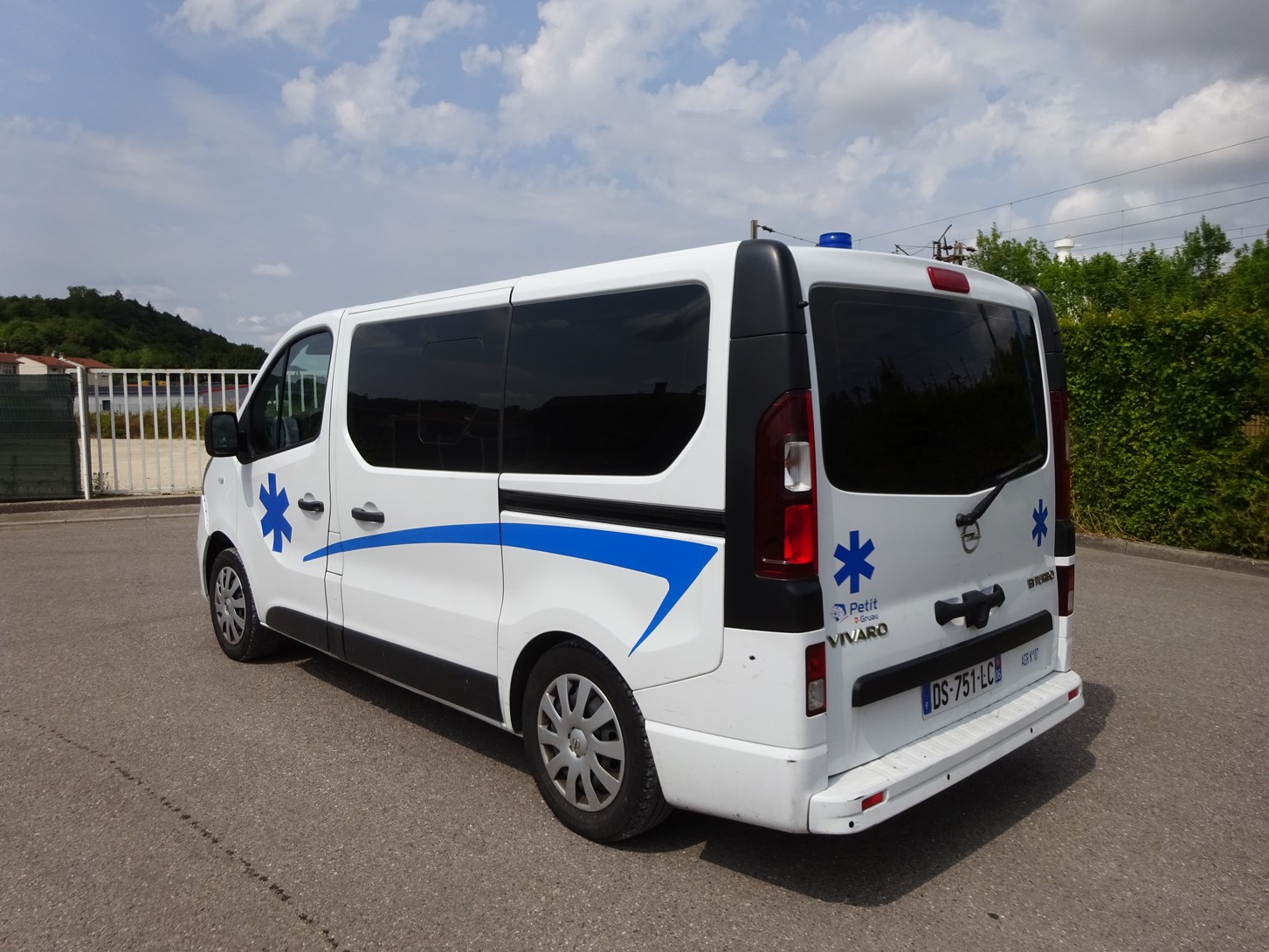 Ambulance opel vivaro l1h1 2015 type a1 - occasion_1