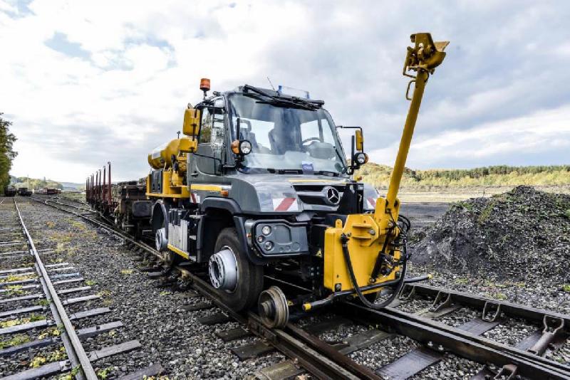 UNIMOG rail-route traction 4X4 Mercedes-Benz Puissance CMAR_1