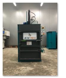 Presse à balles compacte avec 12 tonnes de pression pour recyclage