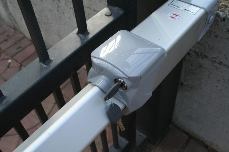 Motorisation pour portail battant hindi 880 / vérin / doubles vantaux_1