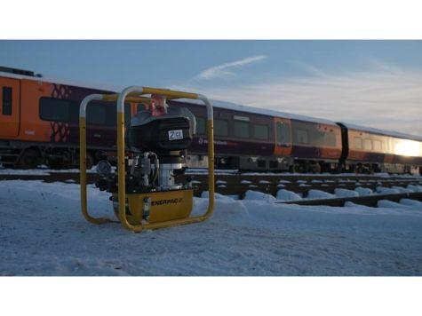 ZC3404JB-RS, Cordless Hydraulic Stressing Pump, 4 litres Usable Oil, 115V_1