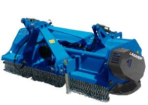 Machine adaptée au broyage de branches jusqu'à 12 cm de diamètre