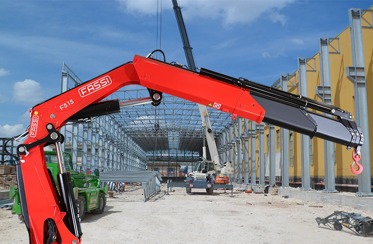 Grue auxiliaire Fassi F515RA e-dynamic - Classe de levage 50 tm - Portée jusqu'à 28,55 m avec jib_1