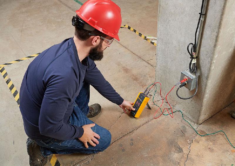 FLUKE-2062 | Localisateur de câbles électriques 600 V CAT IV - Advanced Pro avec pince ampèremétrique et écran couleur_1