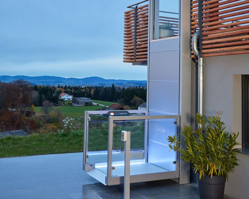 Plateforme élévatrice verticale UNAPORTE® - résistante aux intempéries pour une hauteur jusqu'à 3m - en Bretagne et à Nantes_1