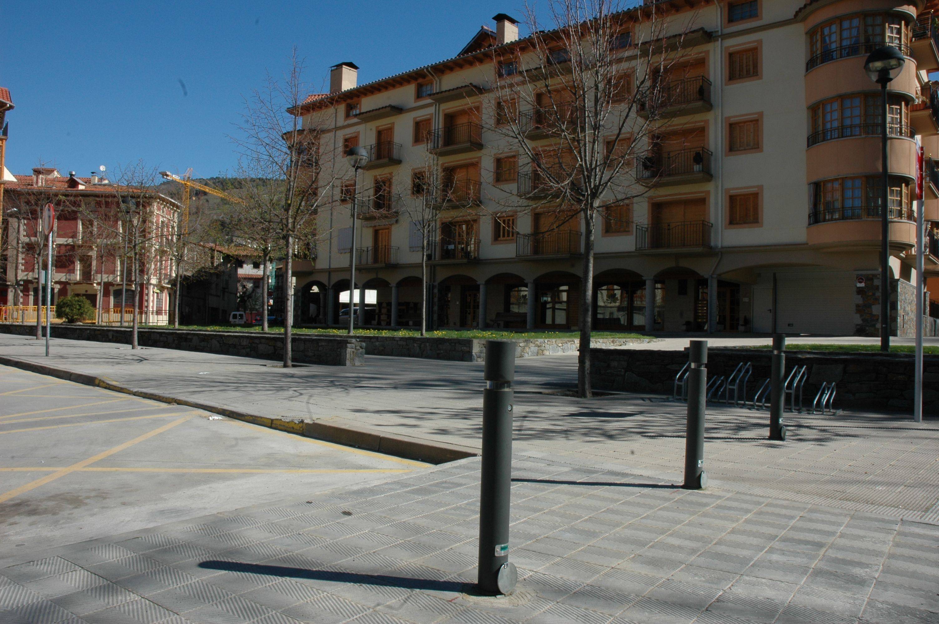 Borne amovible Hospitalet H214E - acier zingué avec anneau inox et traitement anticorrosion Ferrus_1