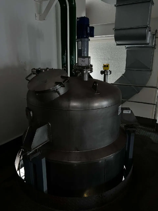 Cuve inox d'occasion 2 462 litres isolée thermiquement avec agitation - référence : c9603_1