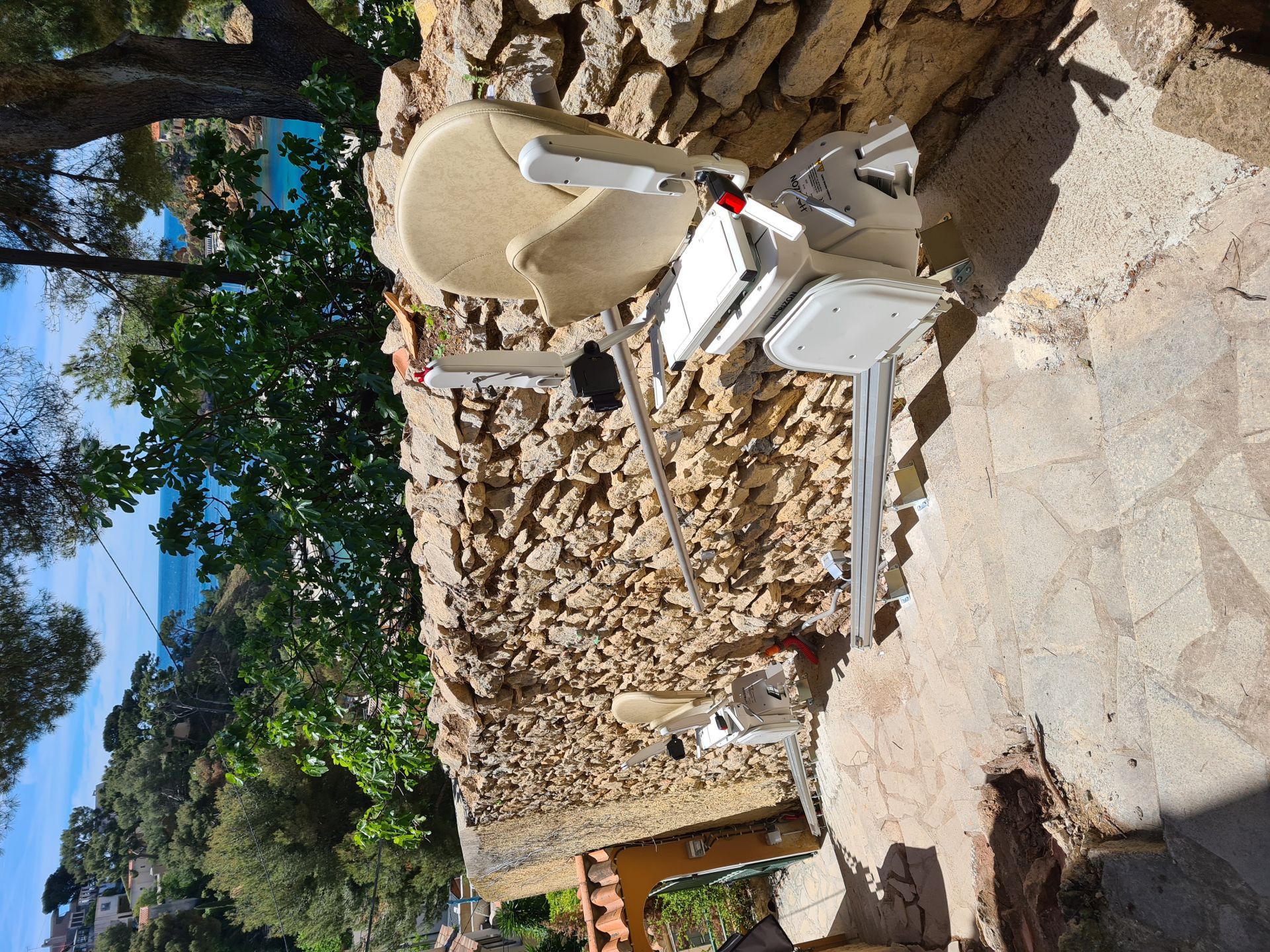 Monte-escalier droit Horizon Standard - Compact, confortable et sécurisé avec options extérieures_1