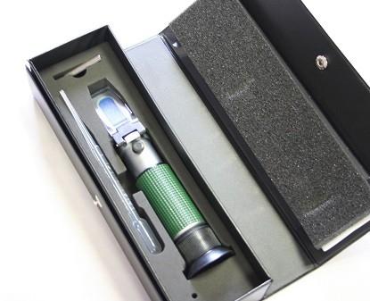 Réfractomètre manuel - 10 à 30°C, 0 à 32, +/- 0.2% brix_1