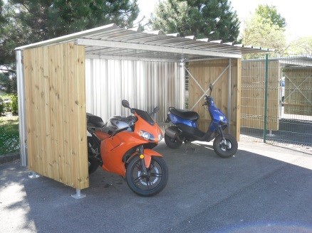 Abri fumeur / bardage en bois / 4 x 2.25 m_1