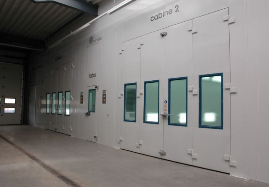 Laboratoire de peinture - équipé d’un système de ventilation et filtration pour une excellente protection des opérateurs_1