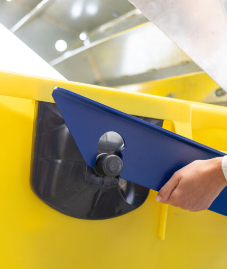 Compacteur de déchets résiduels, du carton et du film plastique pour conteneurs 660 litres à 1100 litres - STRAUTMANN RC660._1