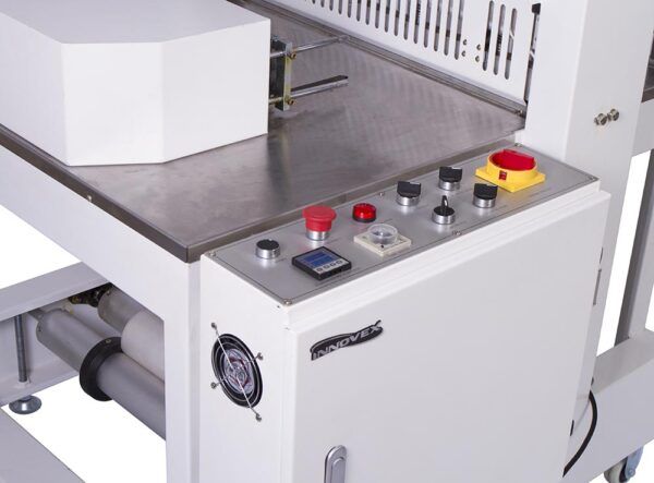 St6040q - fardeleuse semi-automatique Innovex - système poussoir pneumatique et programmation PLC_1