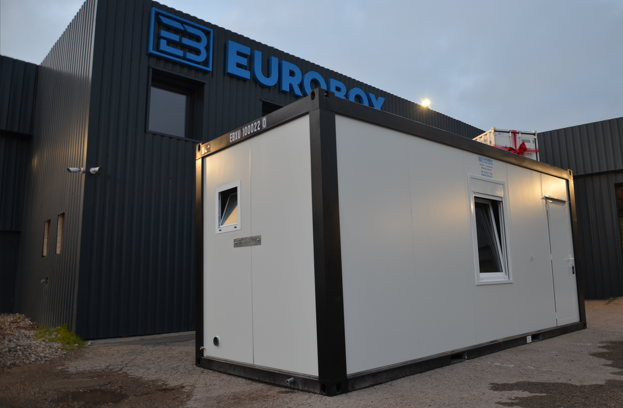 Bungalow sanitaire en container modulable et isolé de 20 pieds - 6x2,5m, 15m² - Eurobox_1