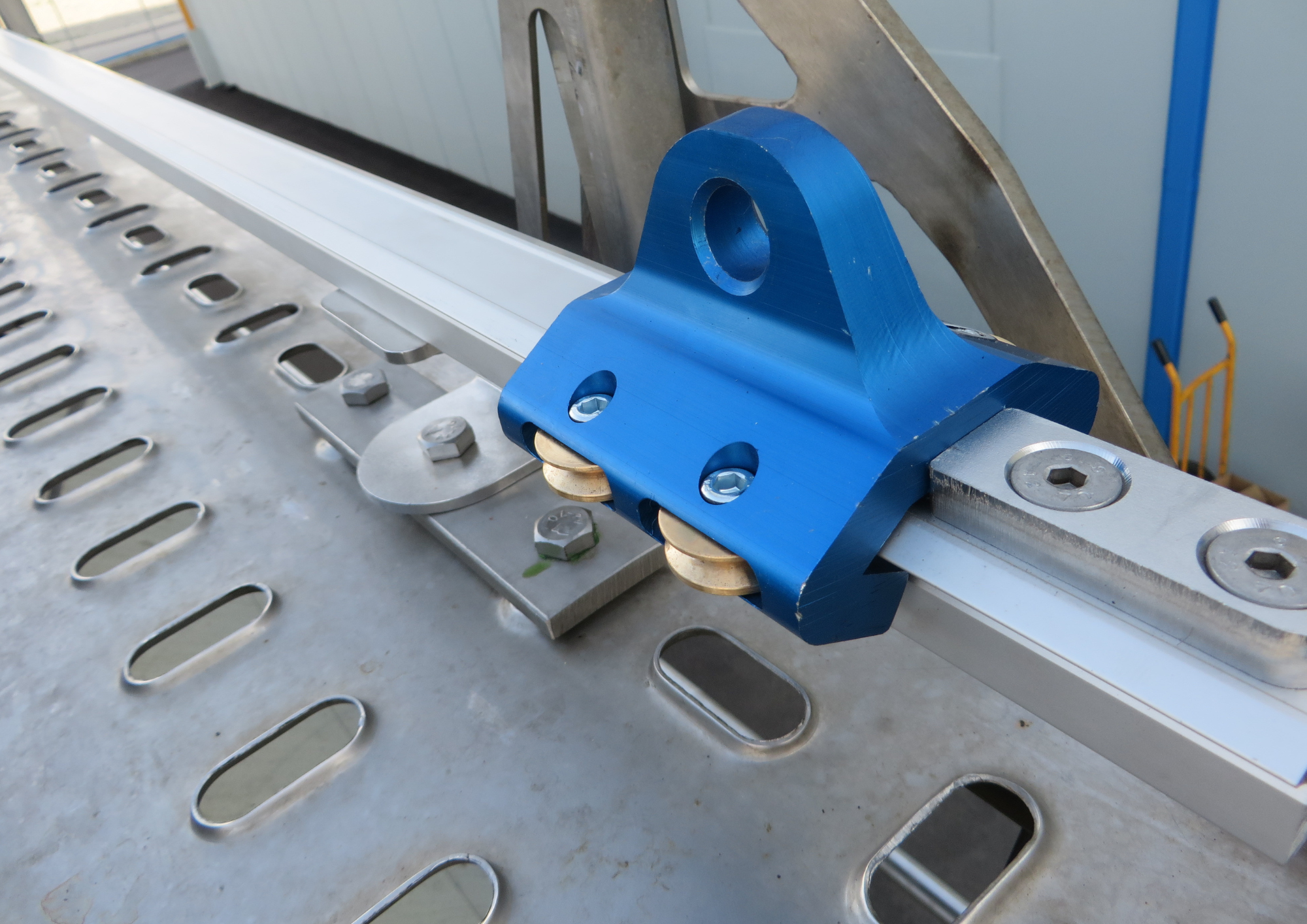 Rail de sécurité - Protection contre les chutes de hauteur - Aluminium anodisé avec chariot inox EN795 classe D_1