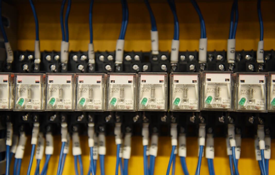 Machines pour injection plastique en PVC - DKM - 130 à 650 tonnes avec force de serrage modulable_1