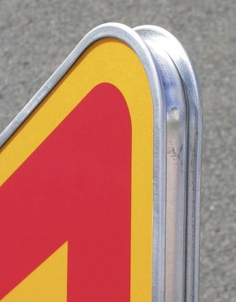 Panneau de chantier en acier galvanisé - Nadia Signalisation - Certifié NF TSI 03 avec options et finitions_1