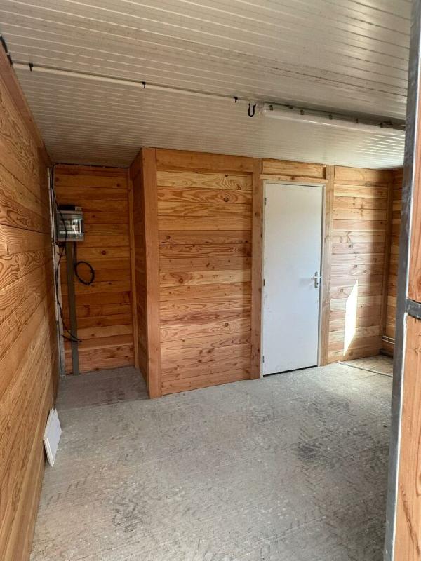 Barns pro - BARN003 - Abri équestre en bois et métal personnalisable, fabrication française_1