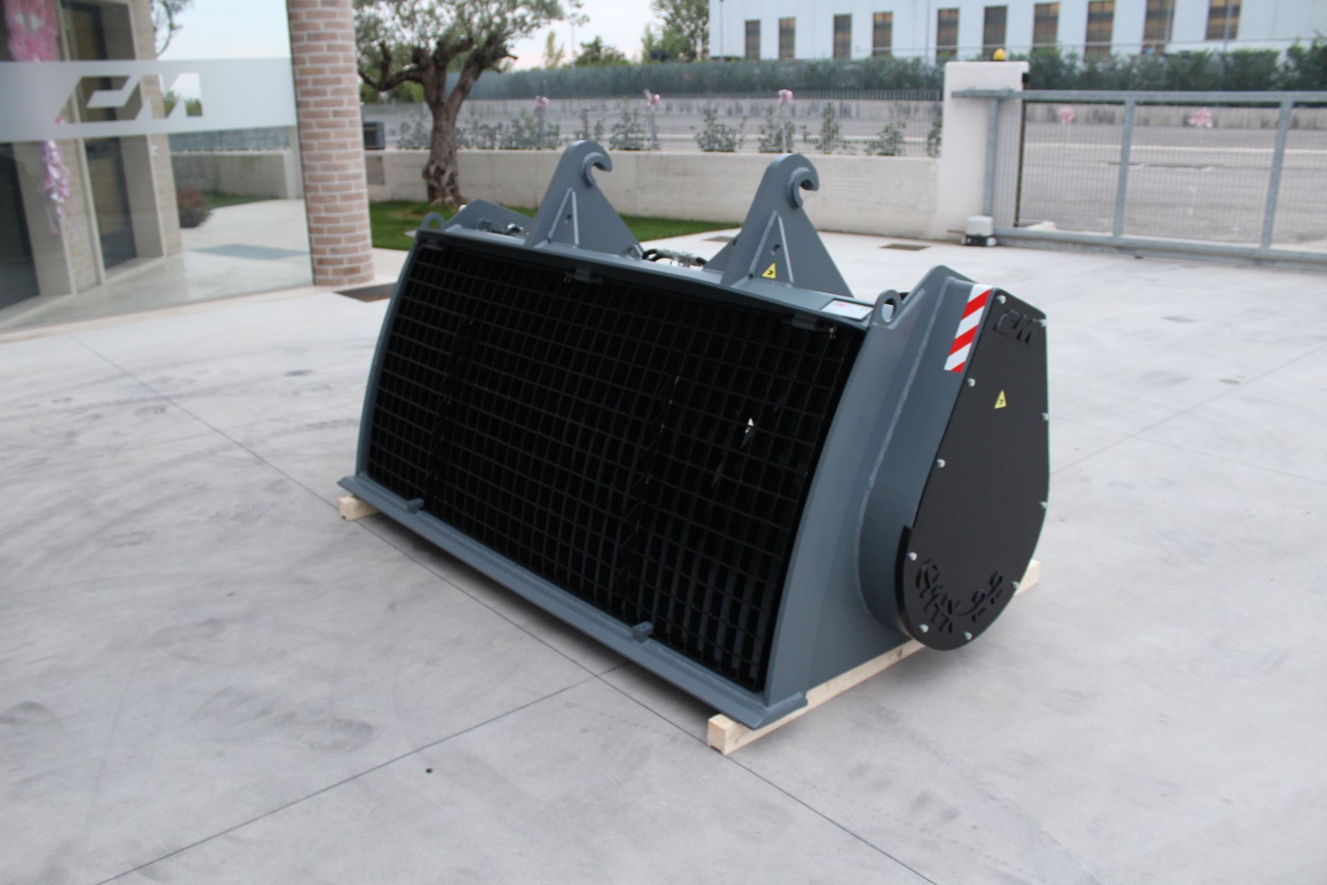 Godet malaxeur à béton Mix 1300 - largeur utile 2200 mm - capacité max 1300 L - poids 1130 kg_1