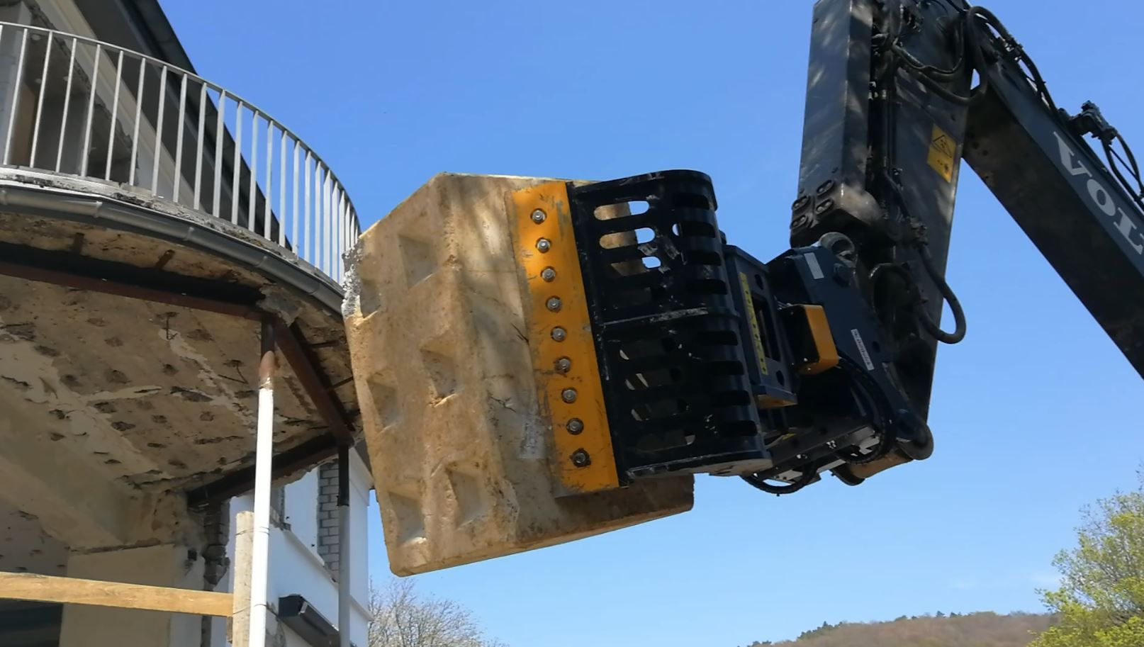 Pince de tri MB-G1000 S4 - pour engins de chantier de 18 à 25 tonnes - haute précision et force de fermeture élevée_1