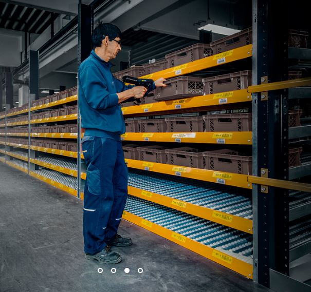 Rayonnage dynamique - entreposage compact pour préparation de commandes efficace_1