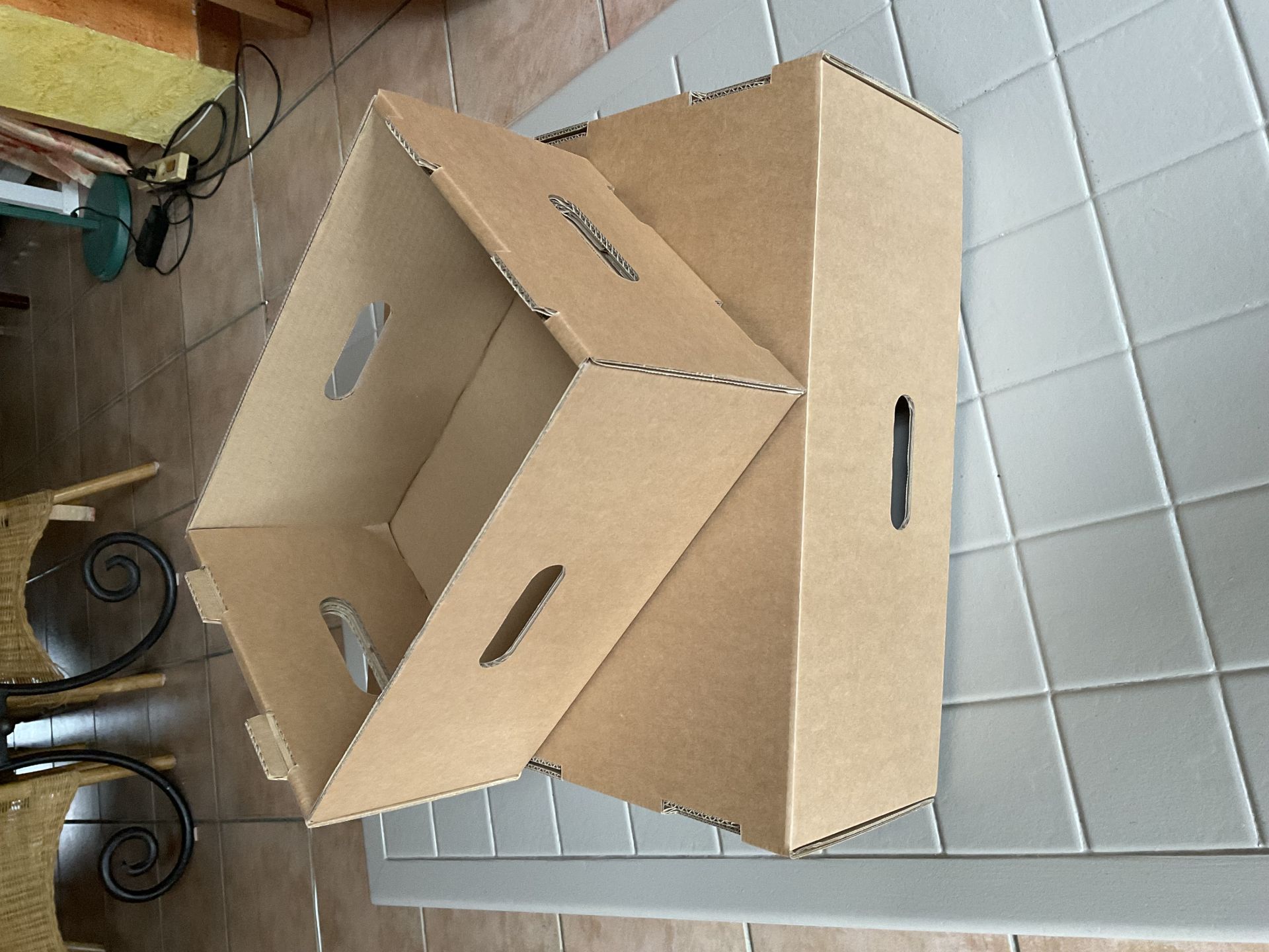 Caisse américaine - tout format - qualité de carton E-B-EB-DD avec calages croissillons pour bouteilles_1