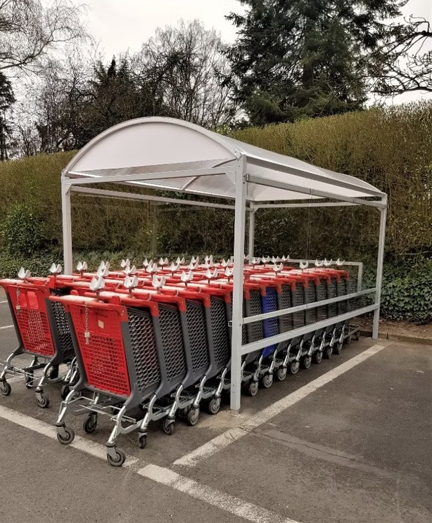 Abri pour chariot à toiture en voute - Profondeur 4000mm x l2330mm x h2600mm - TRADI - Le temple du mobilier_1